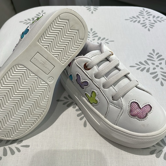 Hardly worn, great condition. - Picture 2 of 2